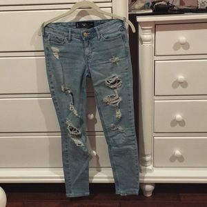 Hollister crop distressed jeans (00-0)